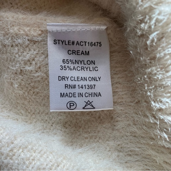 ASTR the Label Alba Puff Sleeve Cardigan w/ Faux Pearl Buttons size Medium - Picture 7 of 9